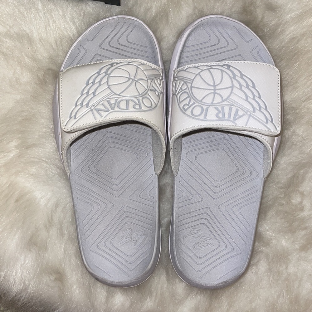Jordan Slides - Picture 4 of 5